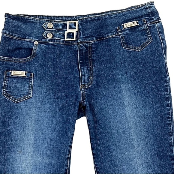 Clash Woman’s Dark Wash Bootcut Flair Denim Jeans Snap Buckle Waist Size 11 Jrs - Picture 2 of 14